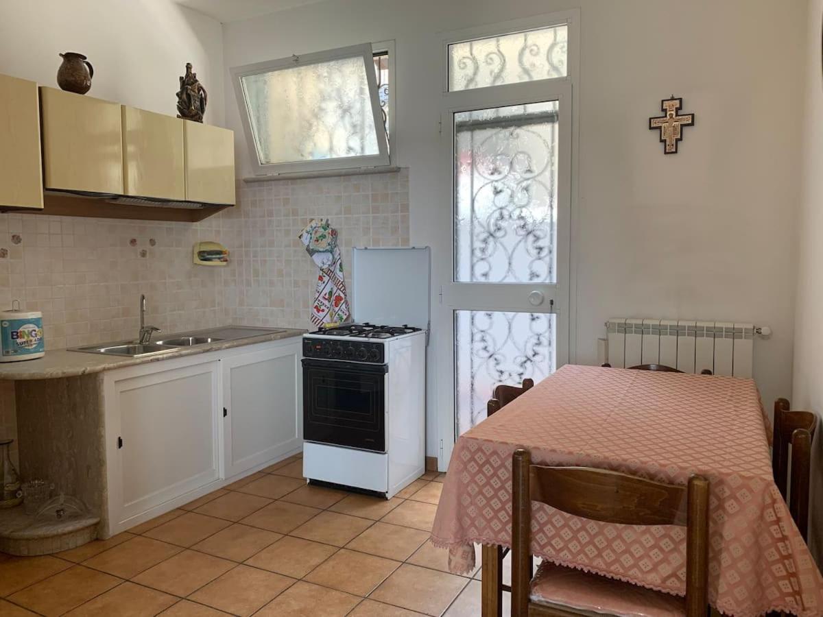 Apartamento Casa Di Tommaso Sonnino Exterior foto